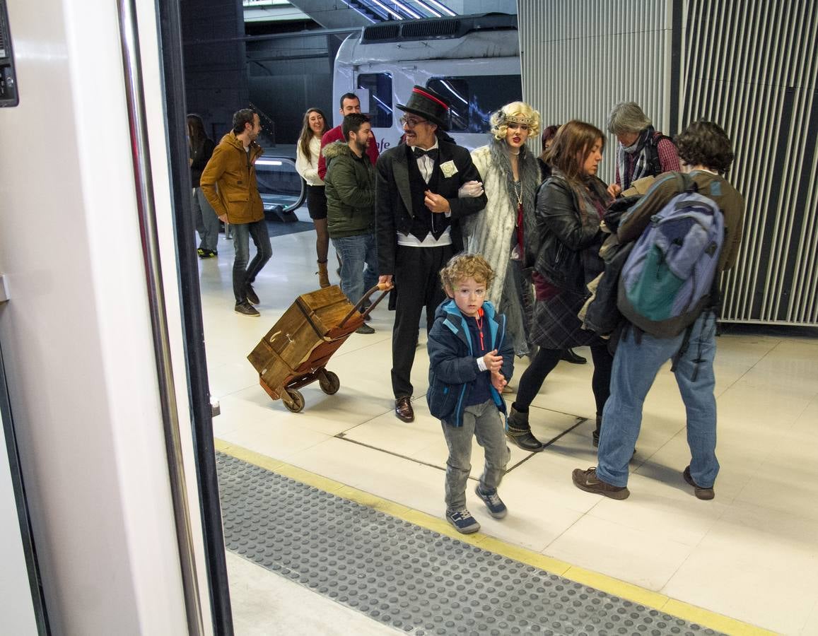 El tren del vino parte con destino a las bodegas de Haro