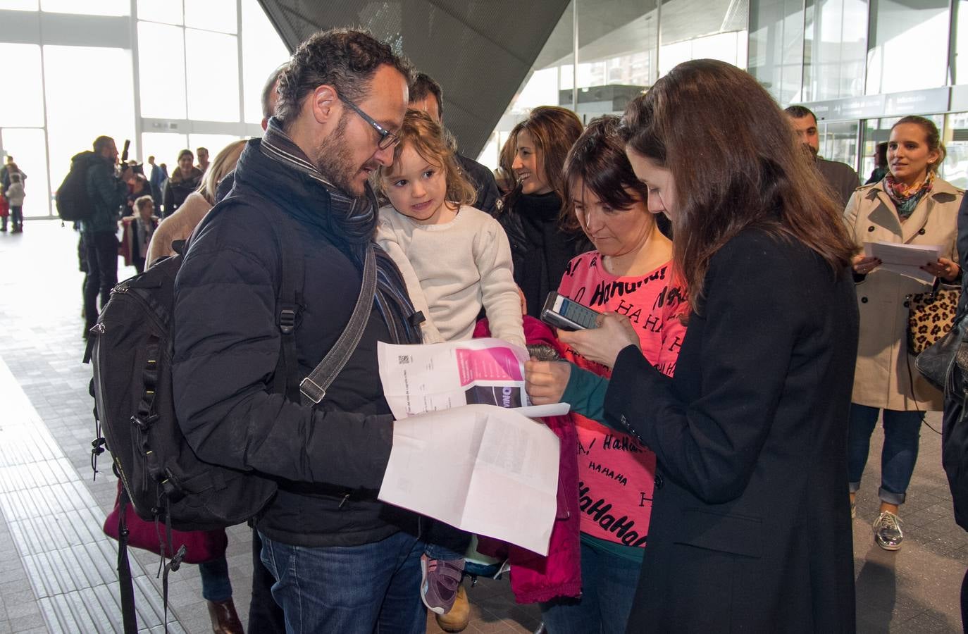 El tren del vino parte con destino a las bodegas de Haro