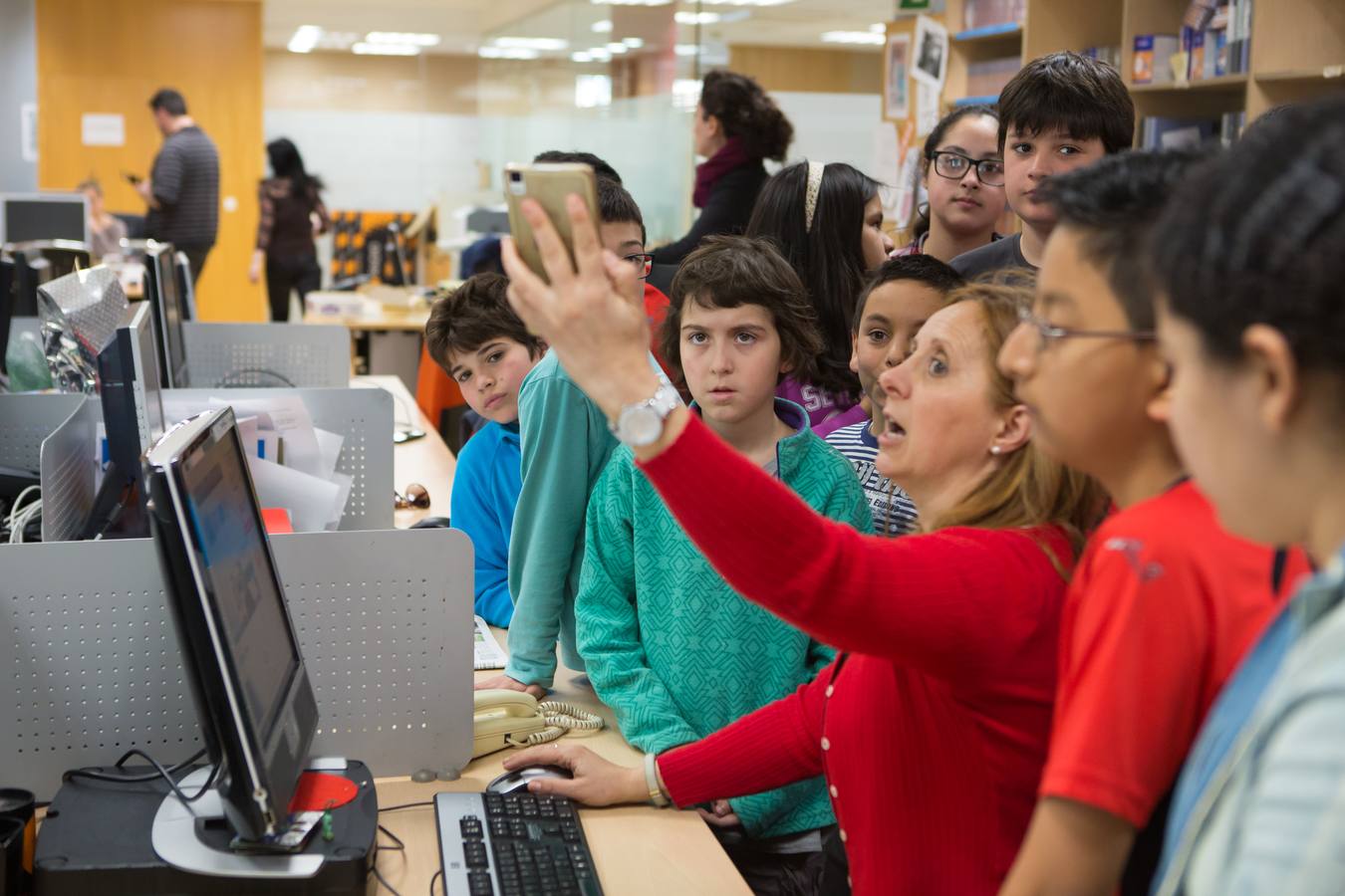 Los alumnos de 5º B de Primaria del Colegio Navarrete El Mudo visitan la multimedia de Diario LA RIOJA