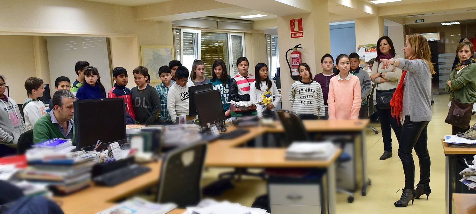 Los alumnos de 5º A de Primaria del Colegio Navarrete El Mudo visitan la multimedia de Diario LA RIOJA