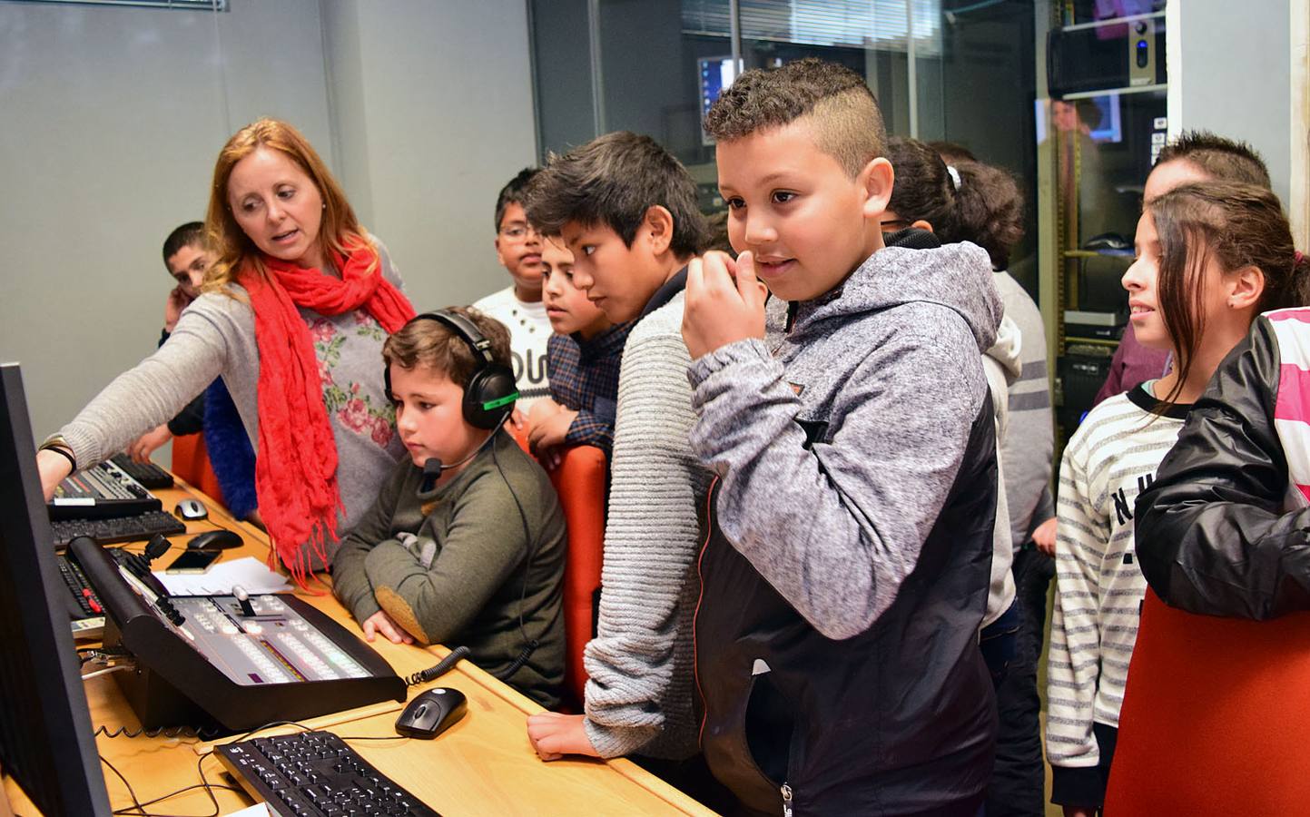 Los alumnos de 5º A de Primaria del Colegio Navarrete El Mudo visitan la multimedia de Diario LA RIOJA