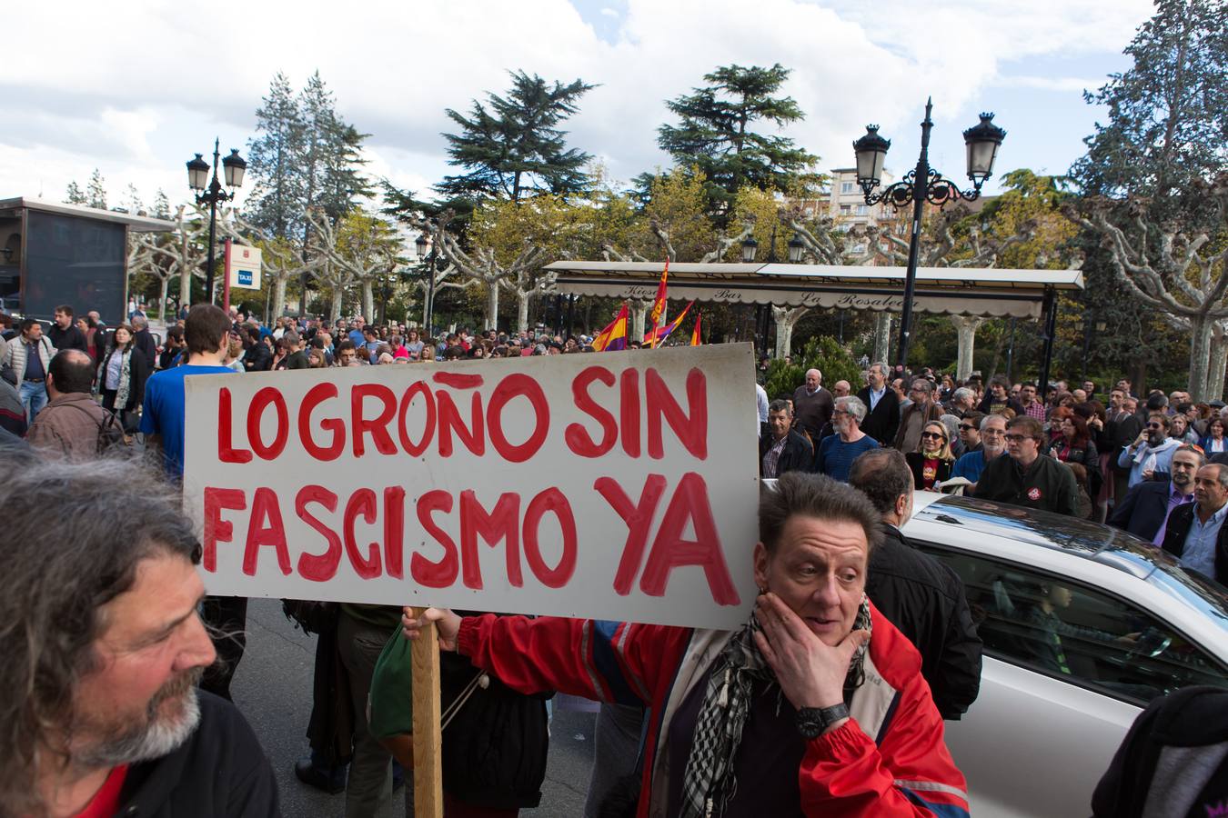 Protesta y vuelta al Espolón por las pintadas en La Barranca