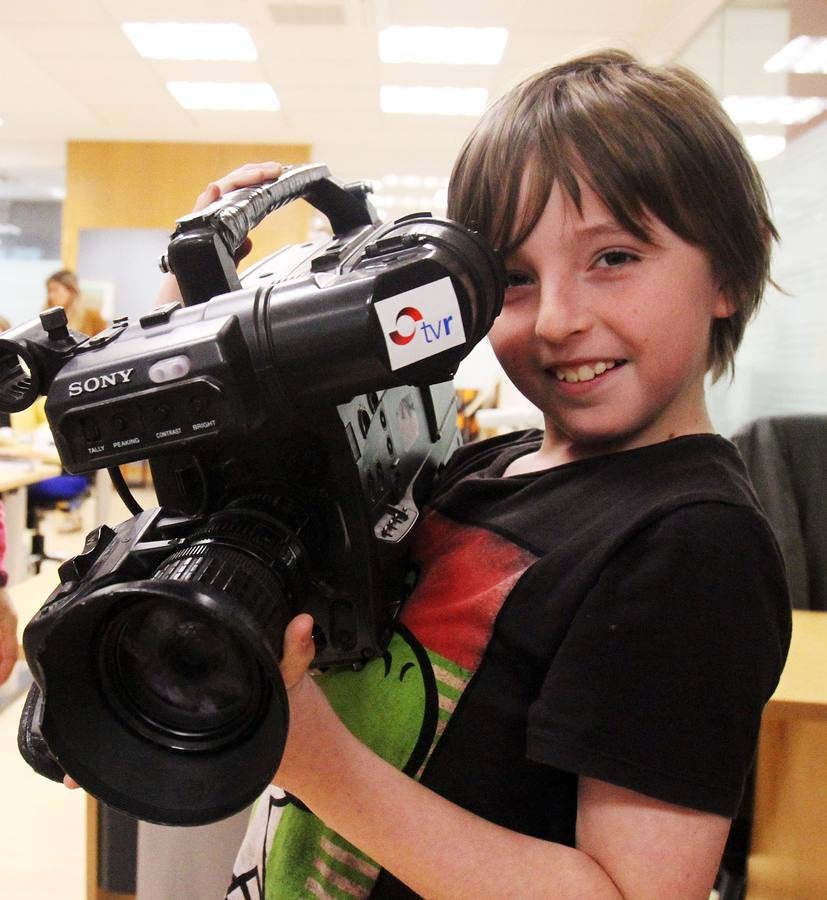 Los alumnos 5º A del Colegio Escolapios han visitado la multimedia de Diario LA RIOJA