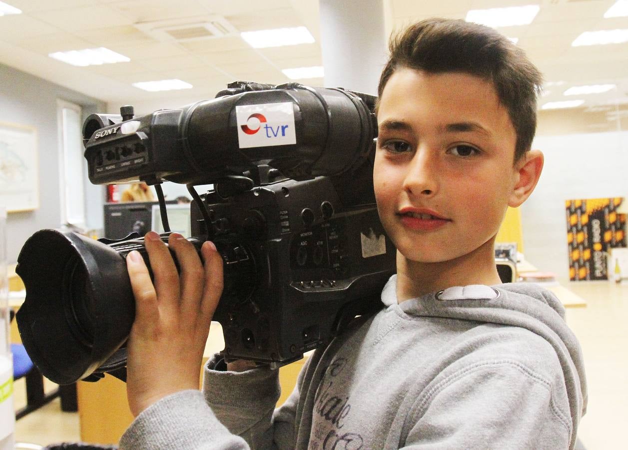 Los alumnos 5º A del Colegio Escolapios han visitado la multimedia de Diario LA RIOJA