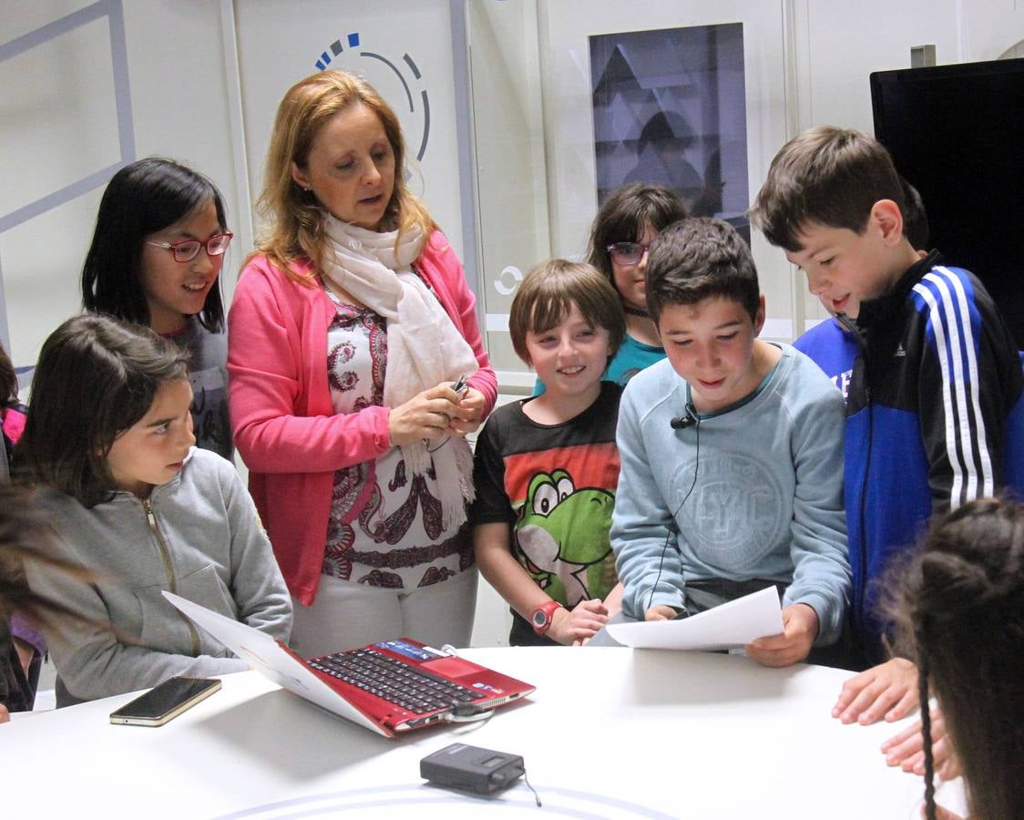 Los alumnos 5º A del Colegio Escolapios han visitado la multimedia de Diario LA RIOJA