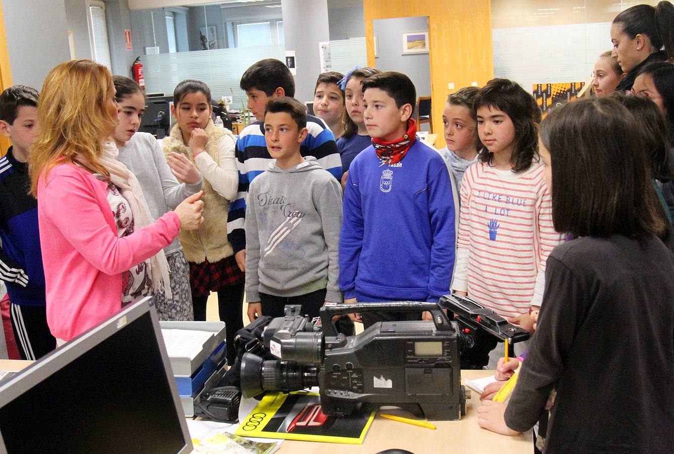 Los alumnos 5º A del Colegio Escolapios han visitado la multimedia de Diario LA RIOJA