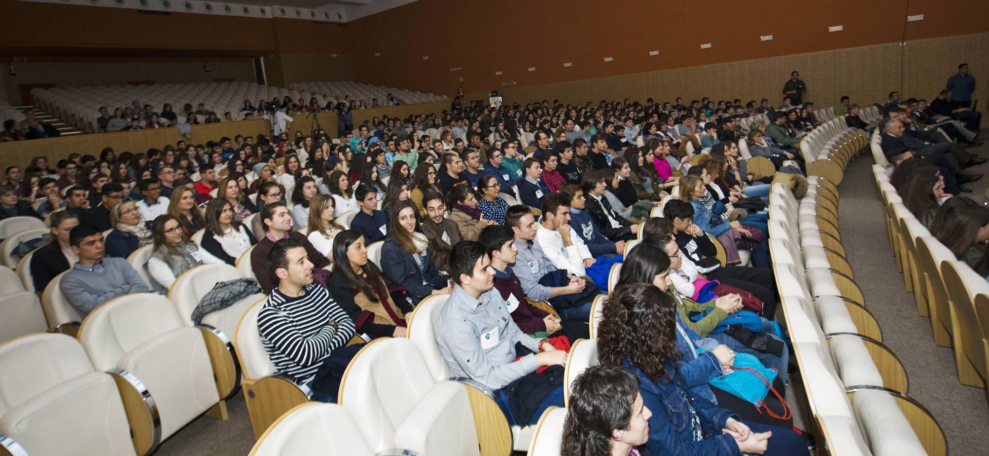 Emoción, alegría, aplausos y felicitaciones en la entrega de premios de Reportero Escolar