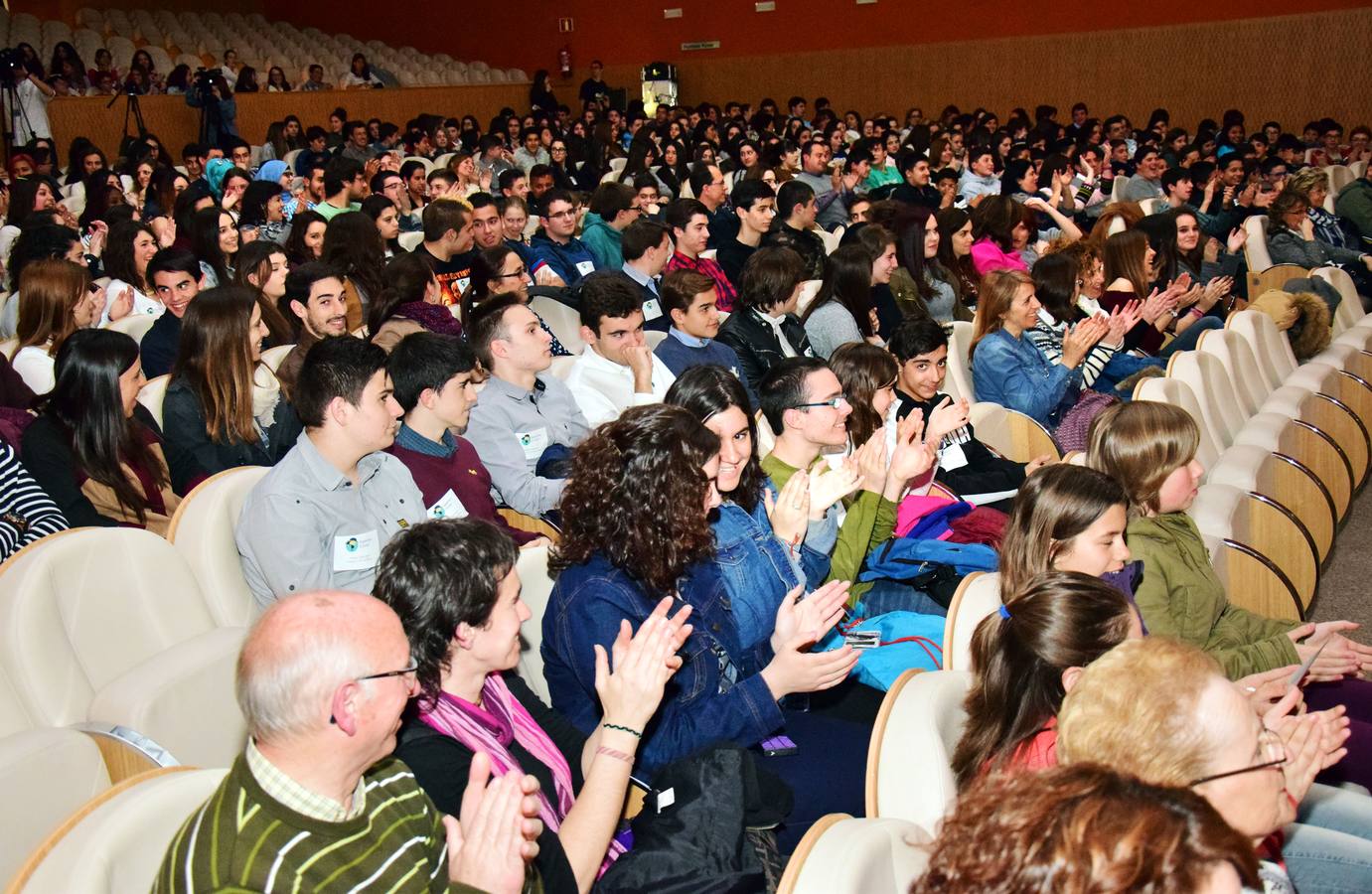 Emoción, alegría, aplausos y felicitaciones en la entrega de premios de Reportero Escolar