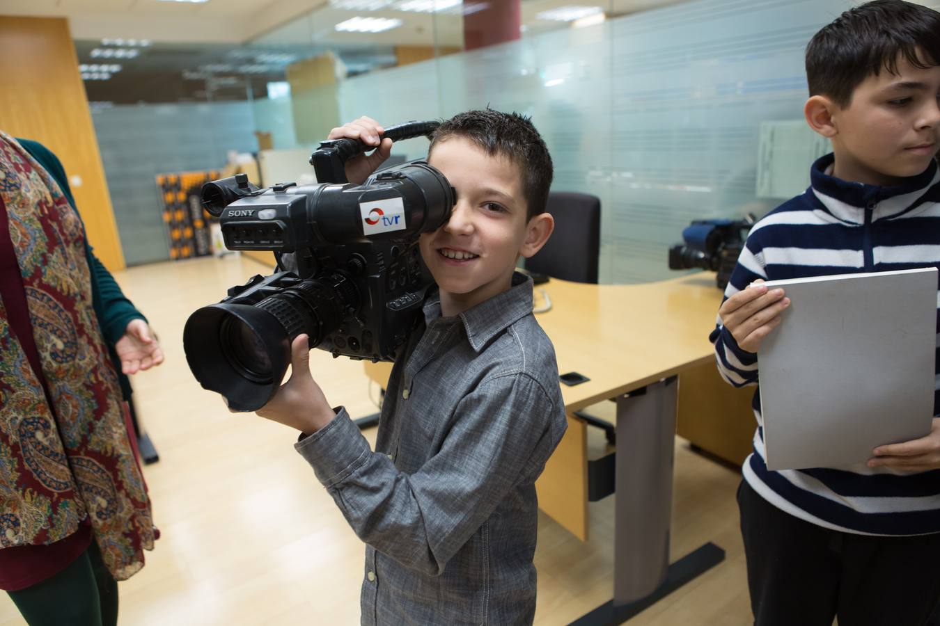 Los alumnos de 5º B del Colegio Escolapios ha visitado la multimedia de Diario LA RIOJA