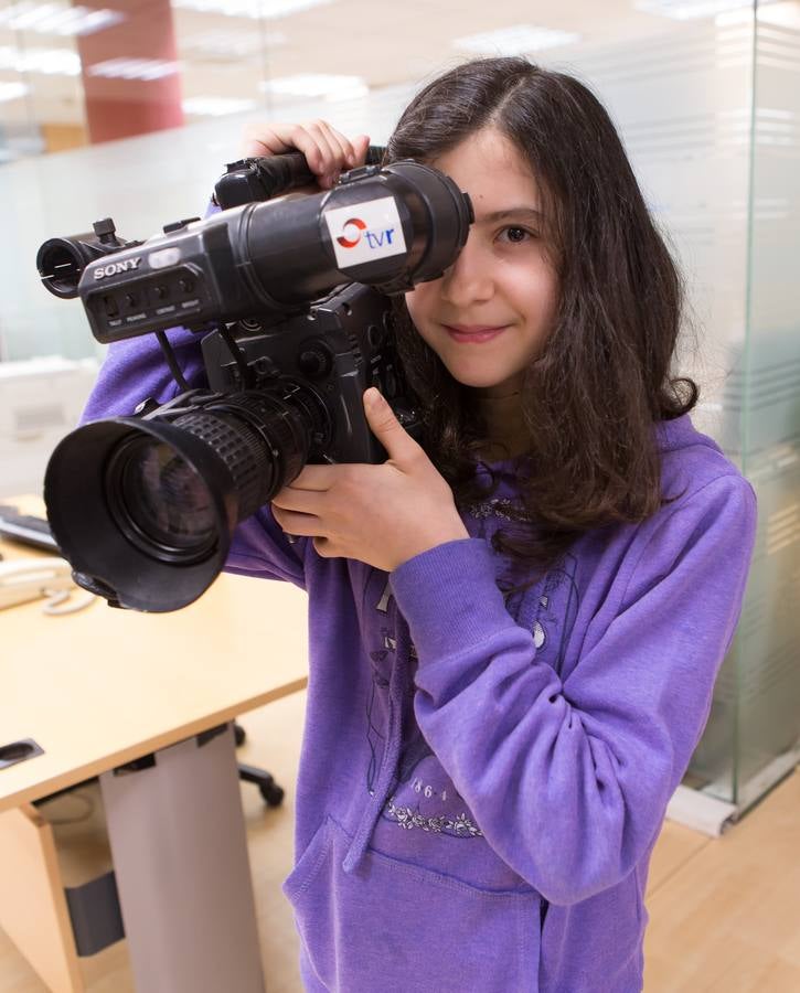 Los alumnos de 5º B del Colegio Escolapios ha visitado la multimedia de Diario LA RIOJA