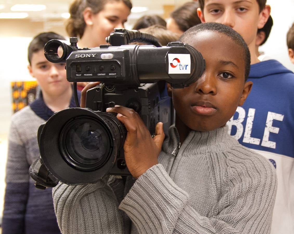 Los alumnos de 5º C de Primaria del Colegio Escolapios han visitado la multimedia de Diario LA RIOJA