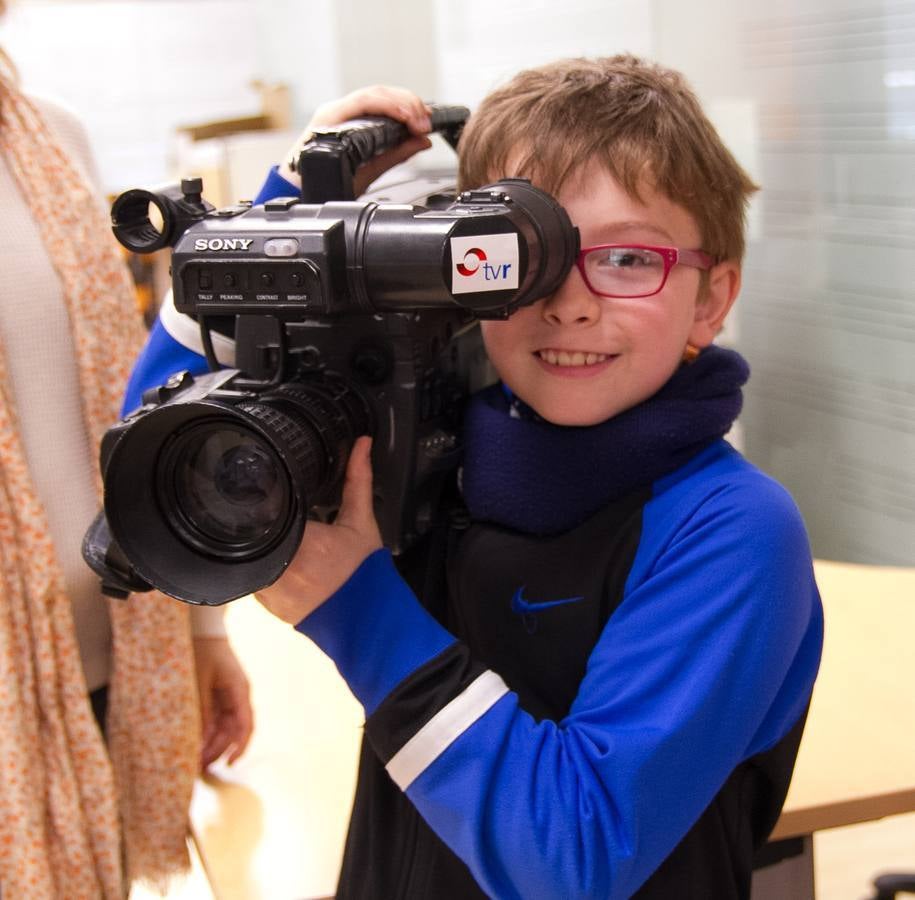 Los alumnos de 5º C de Primaria del Colegio Escolapios han visitado la multimedia de Diario LA RIOJA
