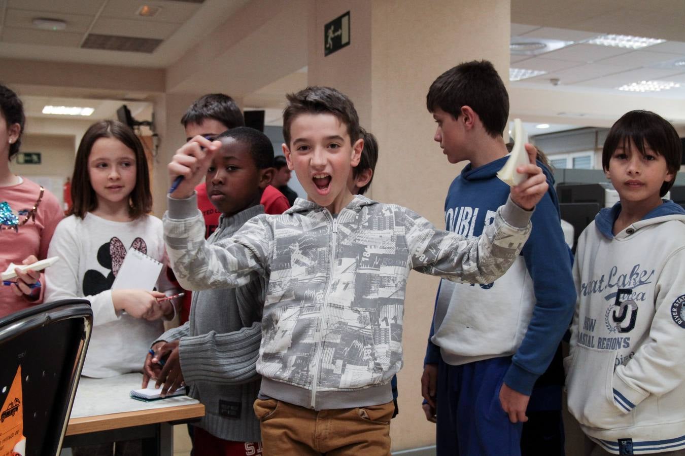 Los alumnos de 5º C de Primaria del Colegio Escolapios han visitado la multimedia de Diario LA RIOJA