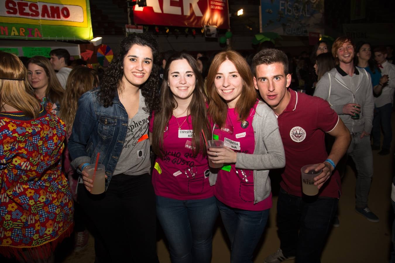 Los alumnos de la UR celebran la fiesta de Barras (II)