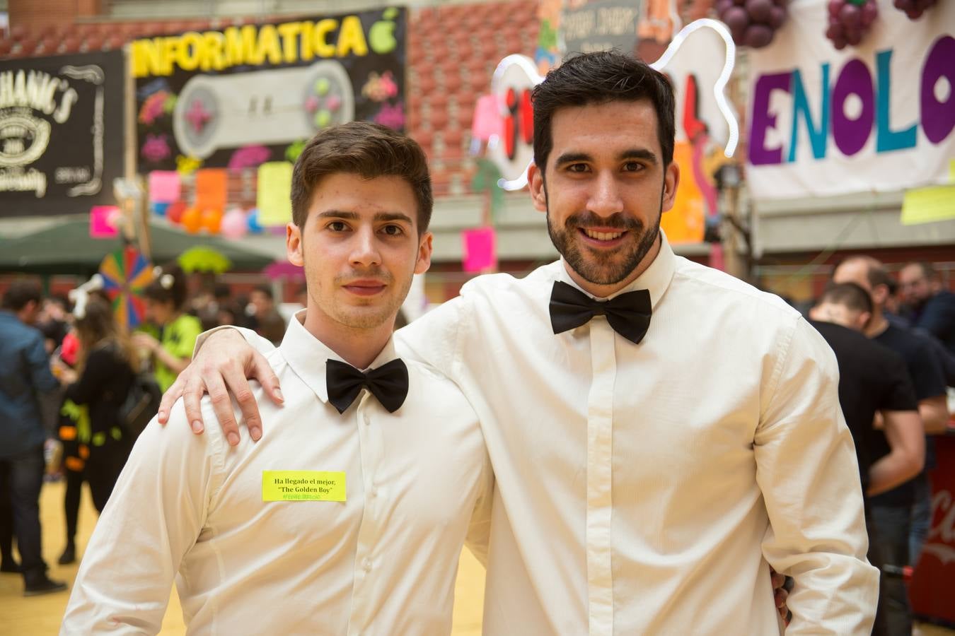 Los alumnos de la UR celebran la fiesta de Barras (I)