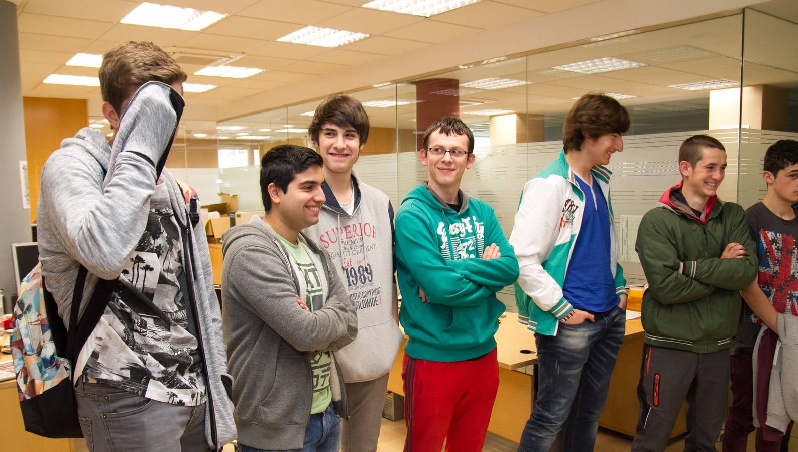 Los alumnos de 4º de la ESO y Gestión Administrativa del IES Comercio visitan la multimedia de Diario LA RIOJA