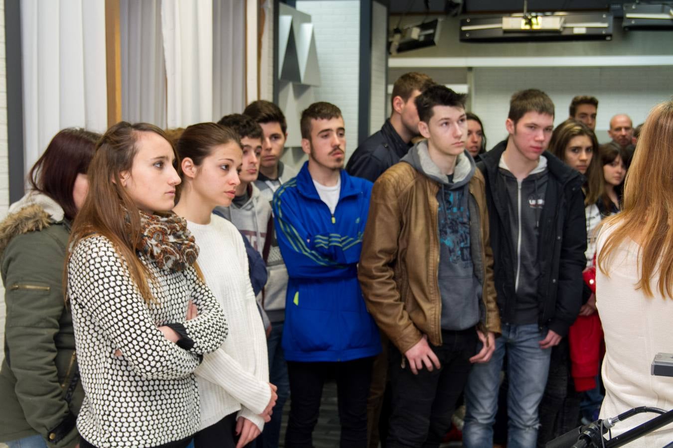 Los alumnos de 4º de la ESO y Gestión Administrativa del IES Comercio visitan la multimedia de Diario LA RIOJA