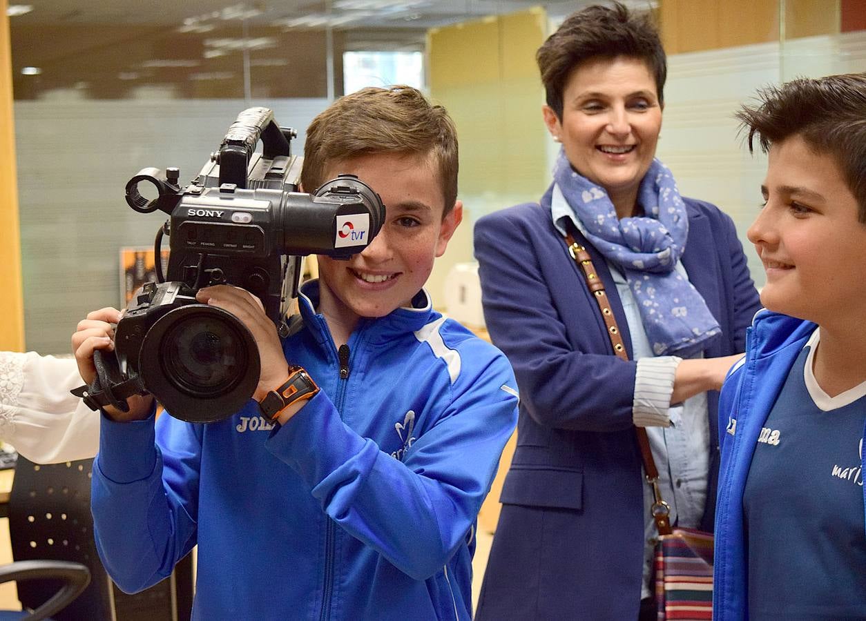 Los alumnos de 1º B de la ESO de Maristas visitan la multimedia de Diario LA RIOJA