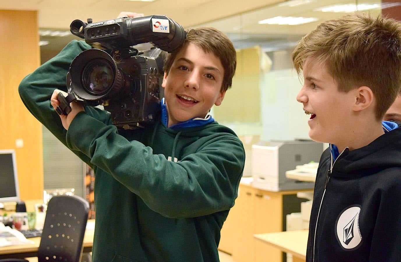 Los alumnos de 1º B de la ESO de Maristas visitan la multimedia de Diario LA RIOJA