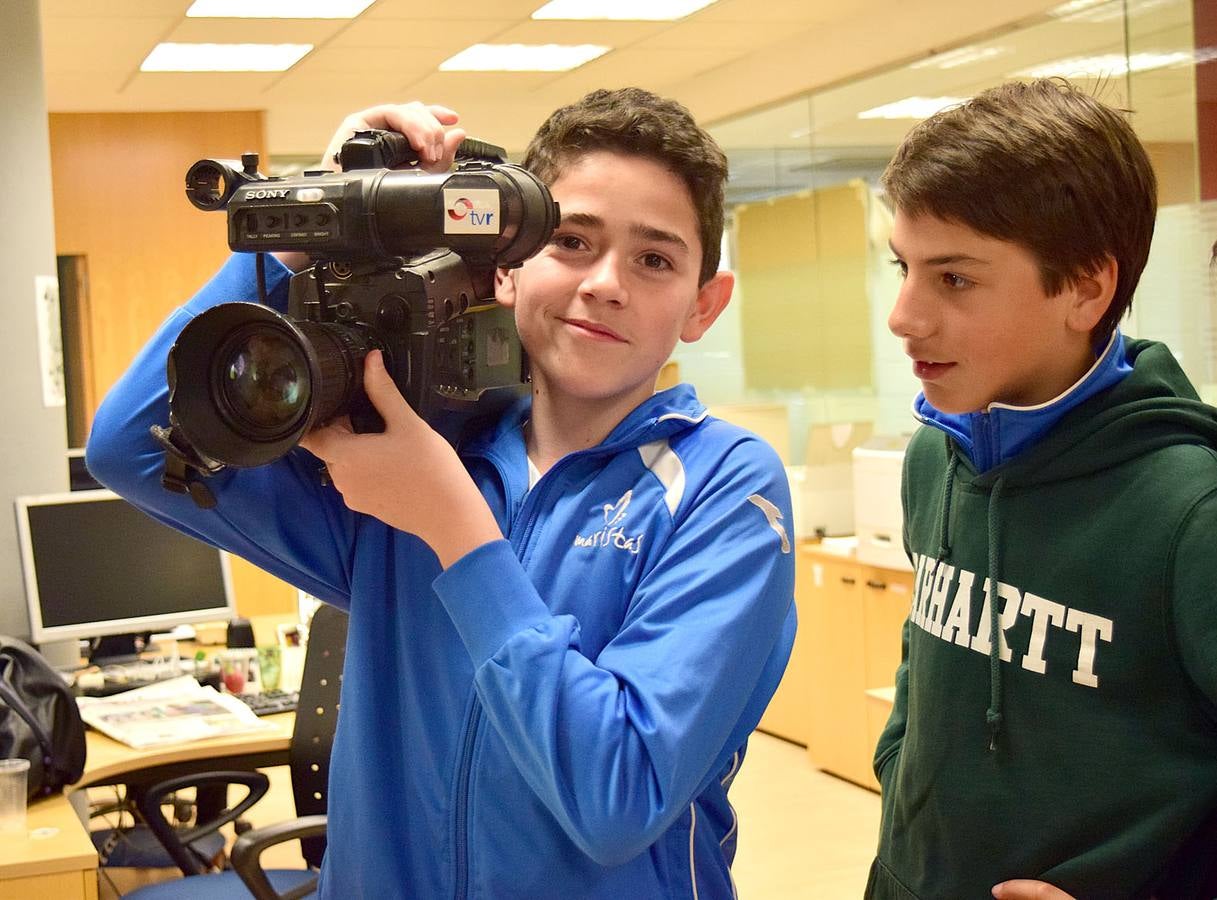 Los alumnos de 1º B de la ESO de Maristas visitan la multimedia de Diario LA RIOJA