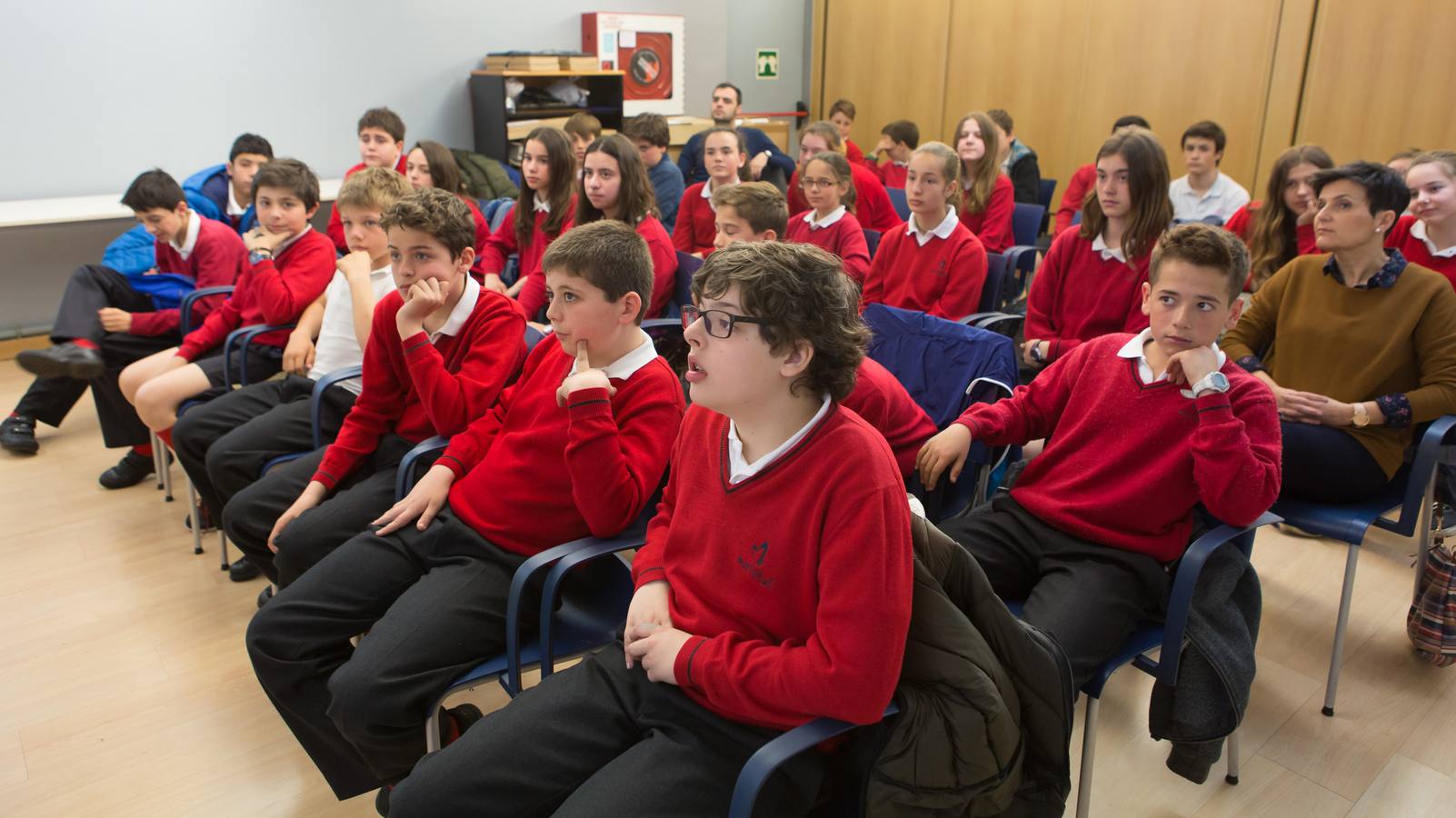 Los alumnos de 1º C de la ESO de Maristas visitan la multimedia de Diario LA RIOJA