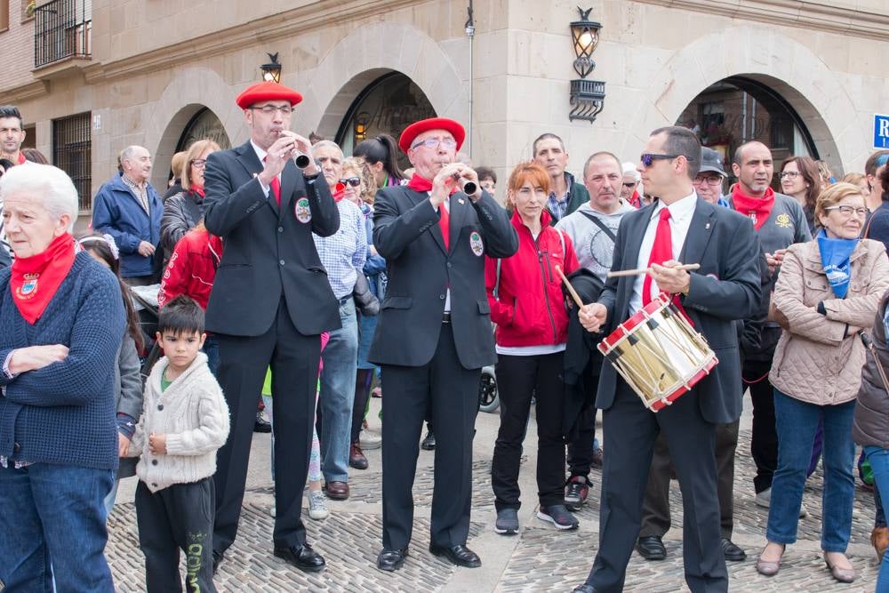 Primer día de fiestas en Santo Domingo: cohete, tradiciones y mucha diversión