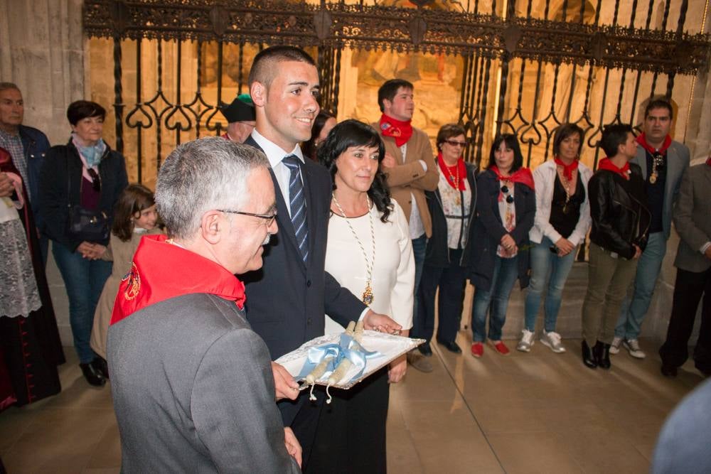 Procesión del Santo, procesión del Peregrino y el reparto de pan y la cebolleta en las fiestas de Santo Domingo (I)