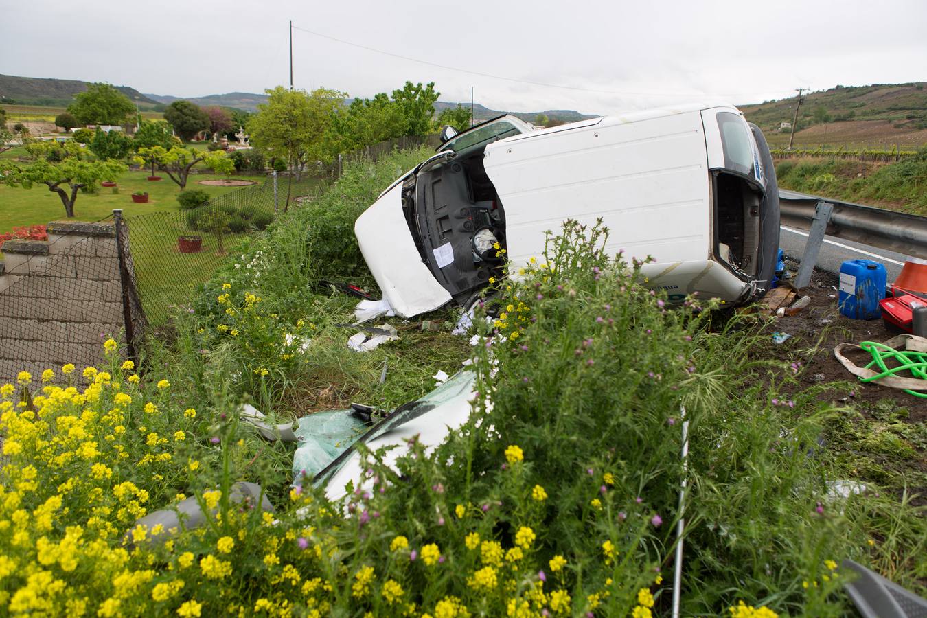 Un accidente, dos heridos y un gran atasco en Cenicero