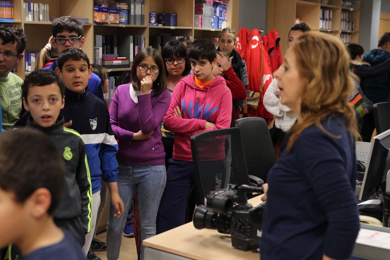 Los alumnos del Colegio Los Ángeles visitan la multimedia de Diario LA RIOJA