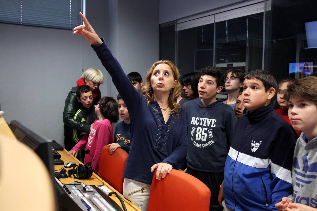 Los alumnos del Colegio Los Ángeles visitan la multimedia de Diario LA RIOJA