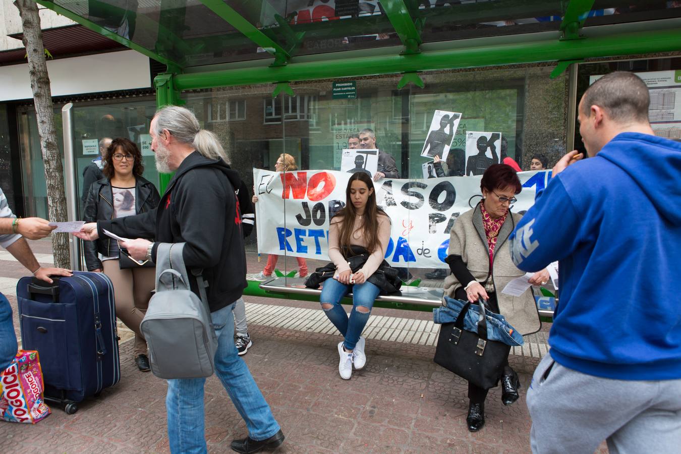 Unas 50 personas piden el fin del proceso contra los detenidos el 14N