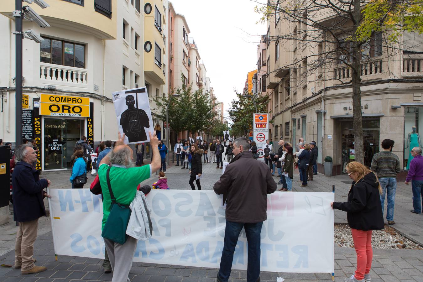 Unas 50 personas piden el fin del proceso contra los detenidos el 14N