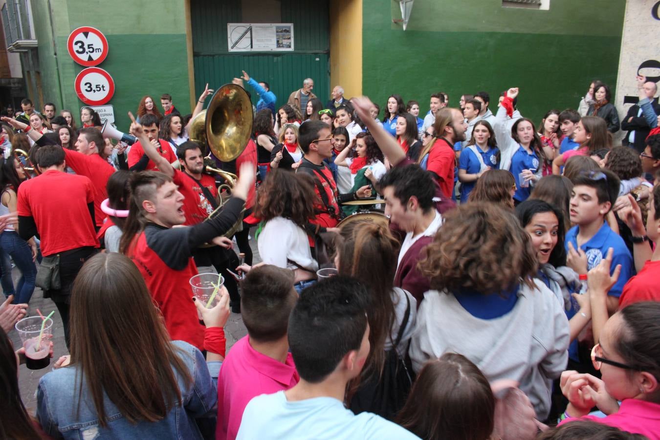 Alfaro empieza con el chupinazo sus fiestas de primavera