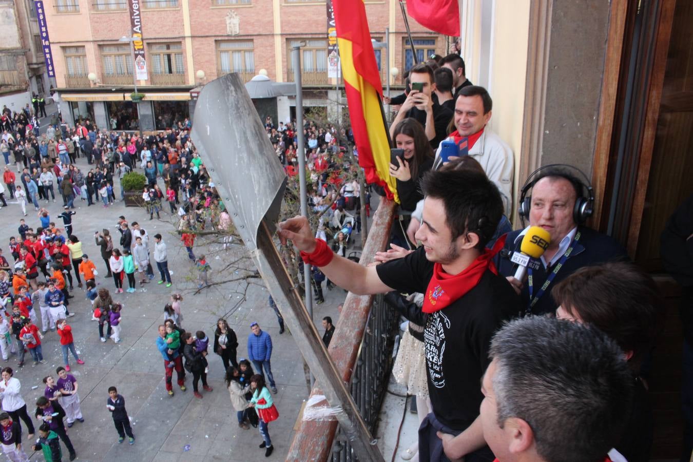 Alfaro empieza con el chupinazo sus fiestas de primavera