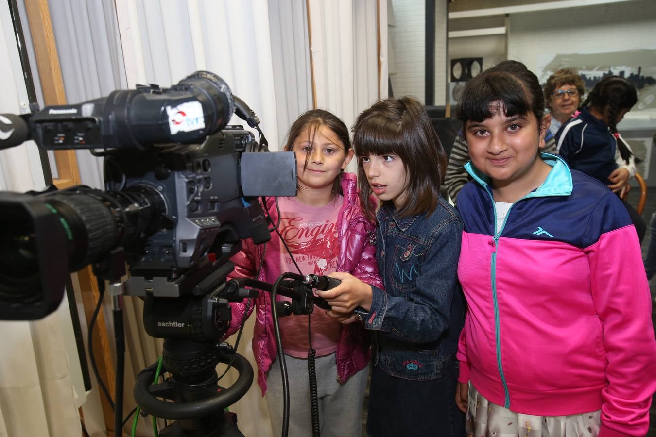 Alumnos del Colegio Los Ángeles visitan la multimedia de Diario LA RIOJA
