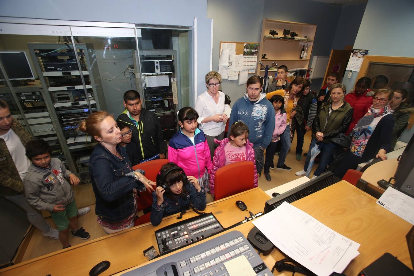 Alumnos del Colegio Los Ángeles visitan la multimedia de Diario LA RIOJA