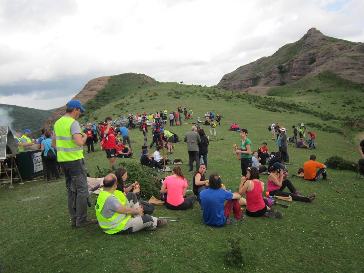 Marcha por los montes de Anguiano