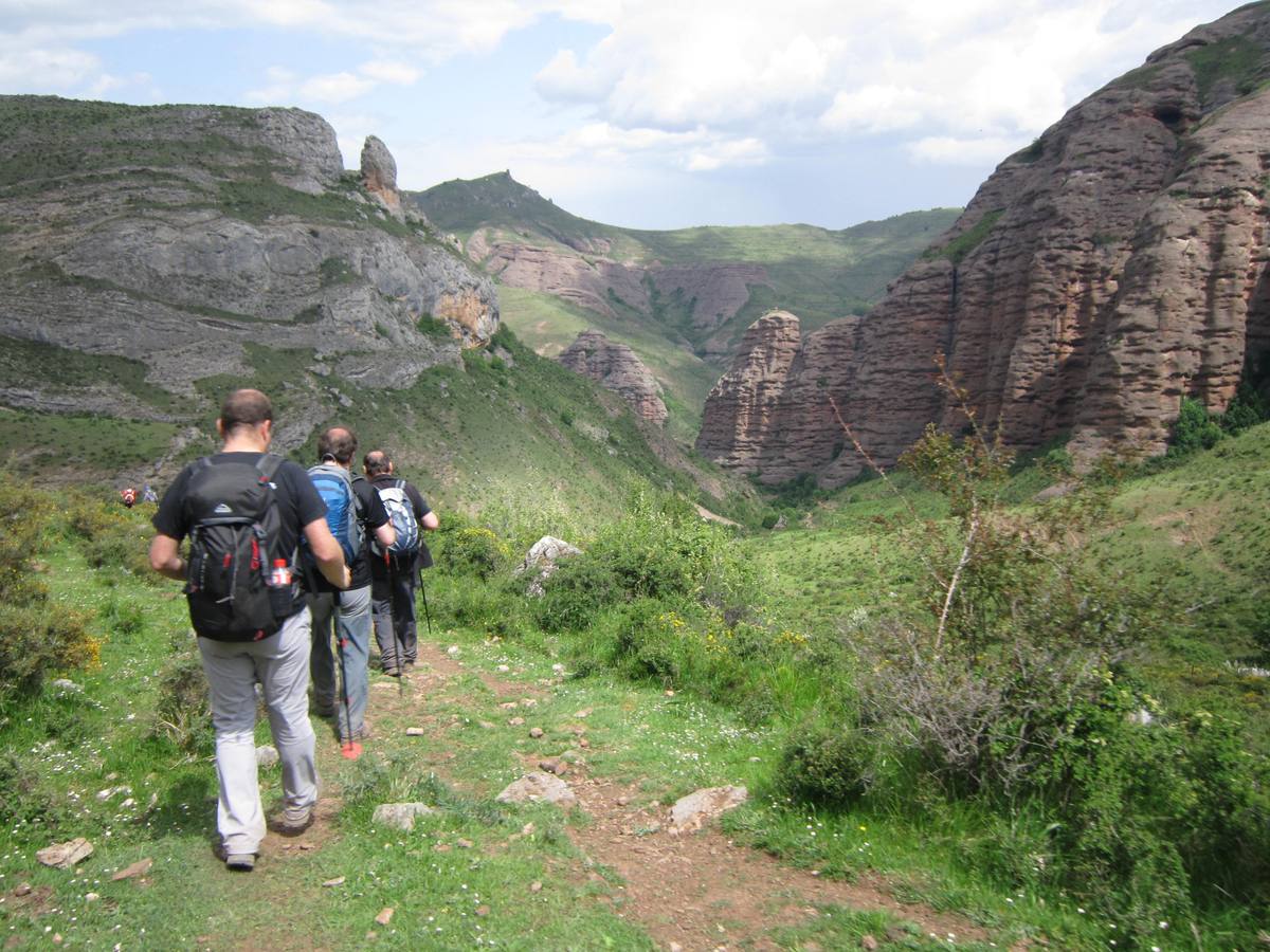 Marcha por los montes de Anguiano