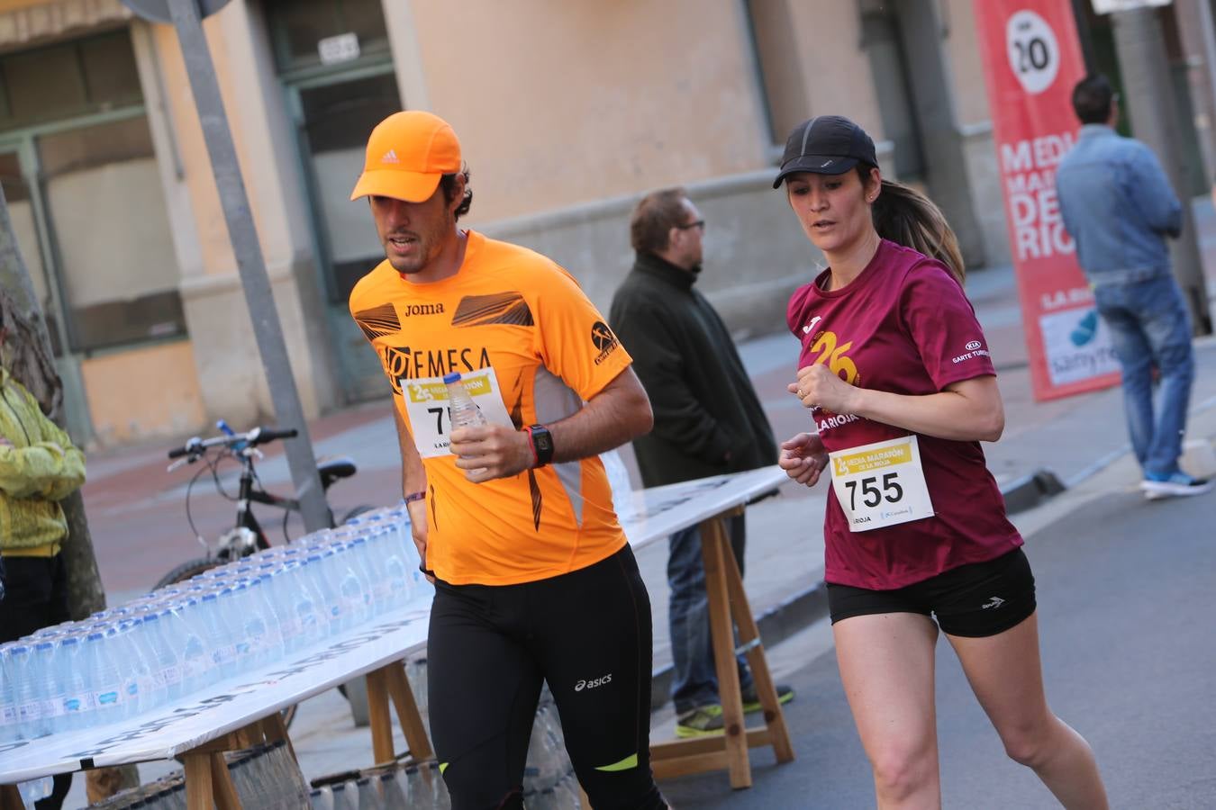 Una fiesta a todo ritmo por las calles de Logroño (I)