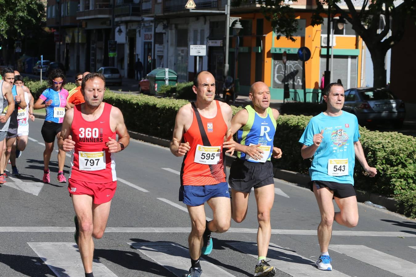 Una fiesta a todo ritmo por las calles de Logroño (II)