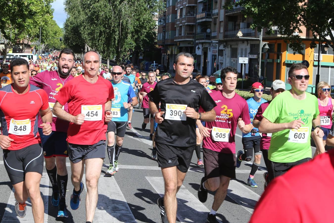 Una fiesta a todo ritmo por las calles de Logroño (II)