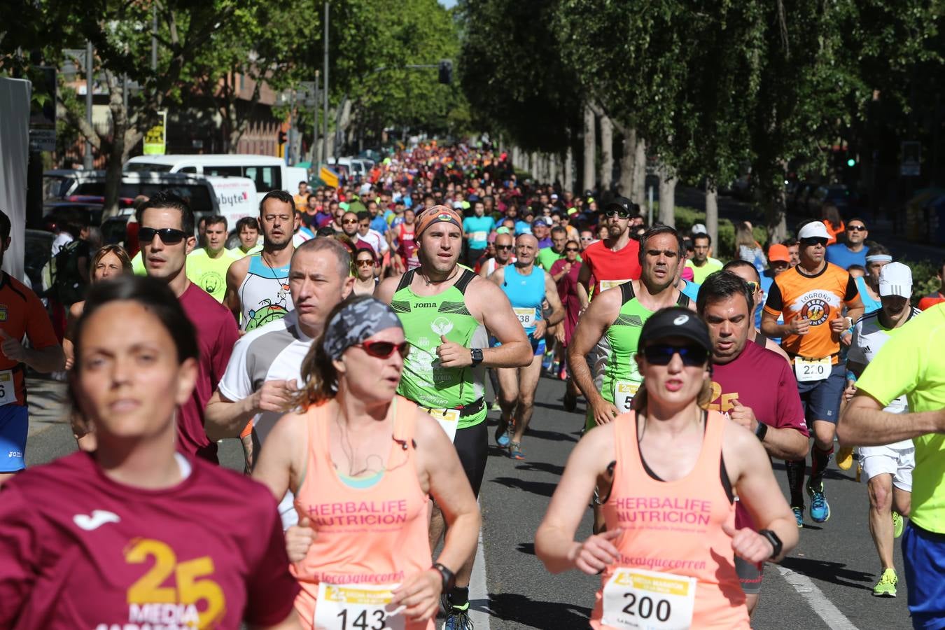 Una fiesta a todo ritmo por las calles de Logroño (II)