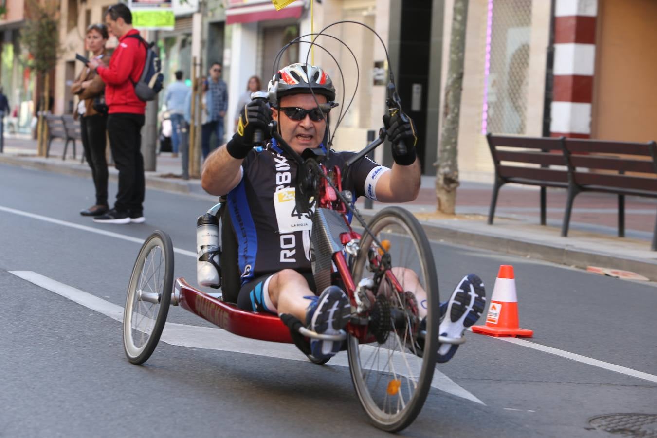 Una fiesta a todo ritmo por las calles de Logroño (III)
