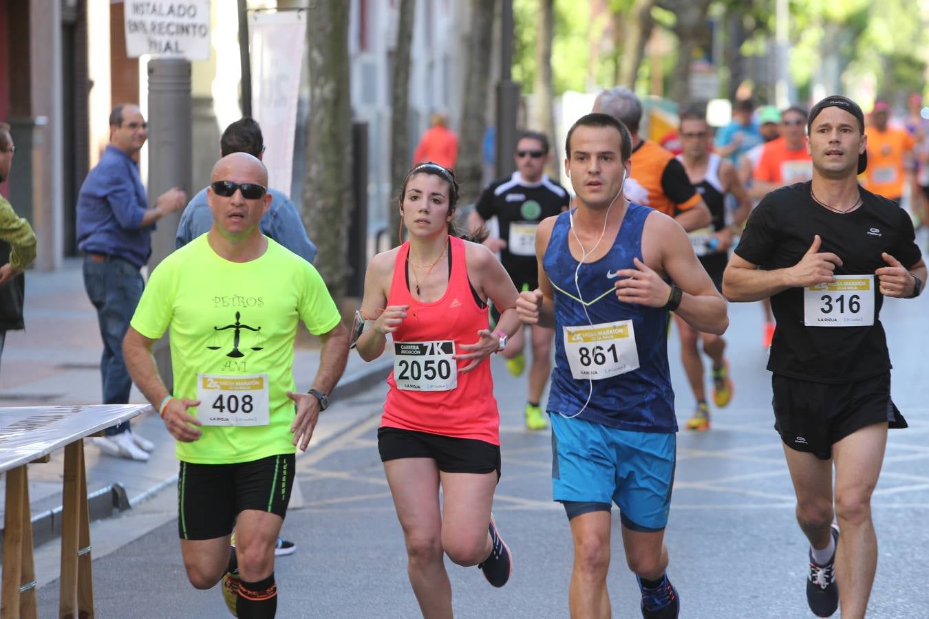 Una fiesta a todo ritmo por las calles de Logroño (IV)