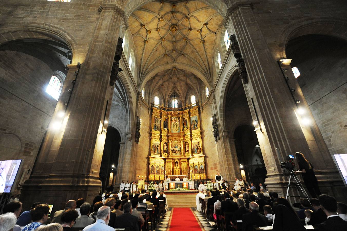 Ceremonia de nombramiento de Carlos Escribano como nuevo obispo de La Rioja