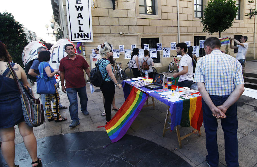 El Día del Orgullo Gay tiñe de color Logroño