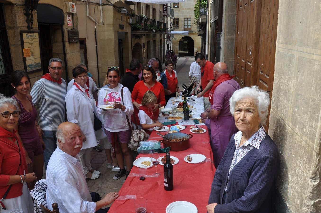 Las Vueltas en Haro y el almuerzo tras la Batalla del Vino