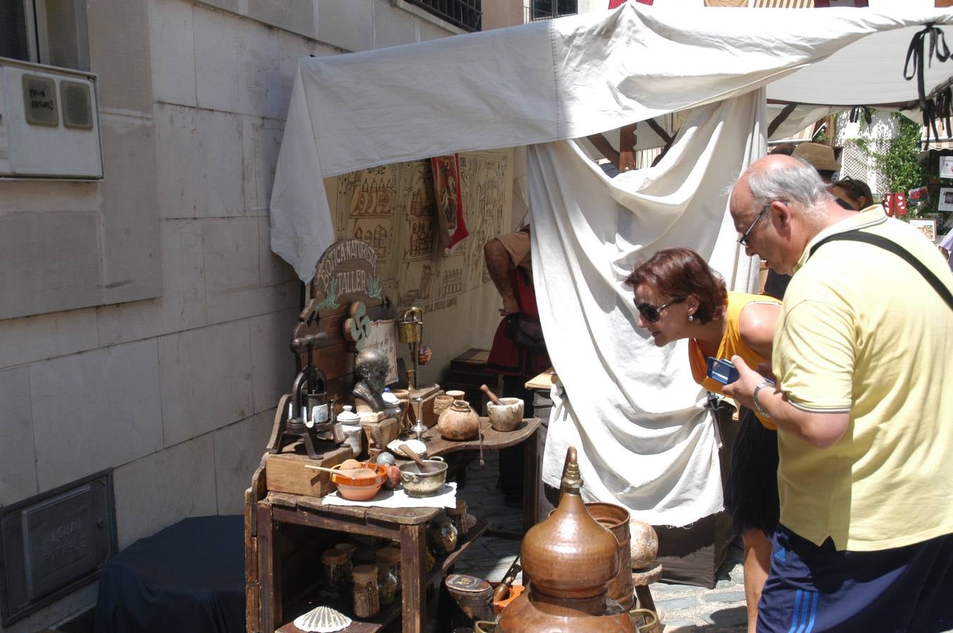 Primera jornada de la VI feria de las Tres Culturas en Cervera