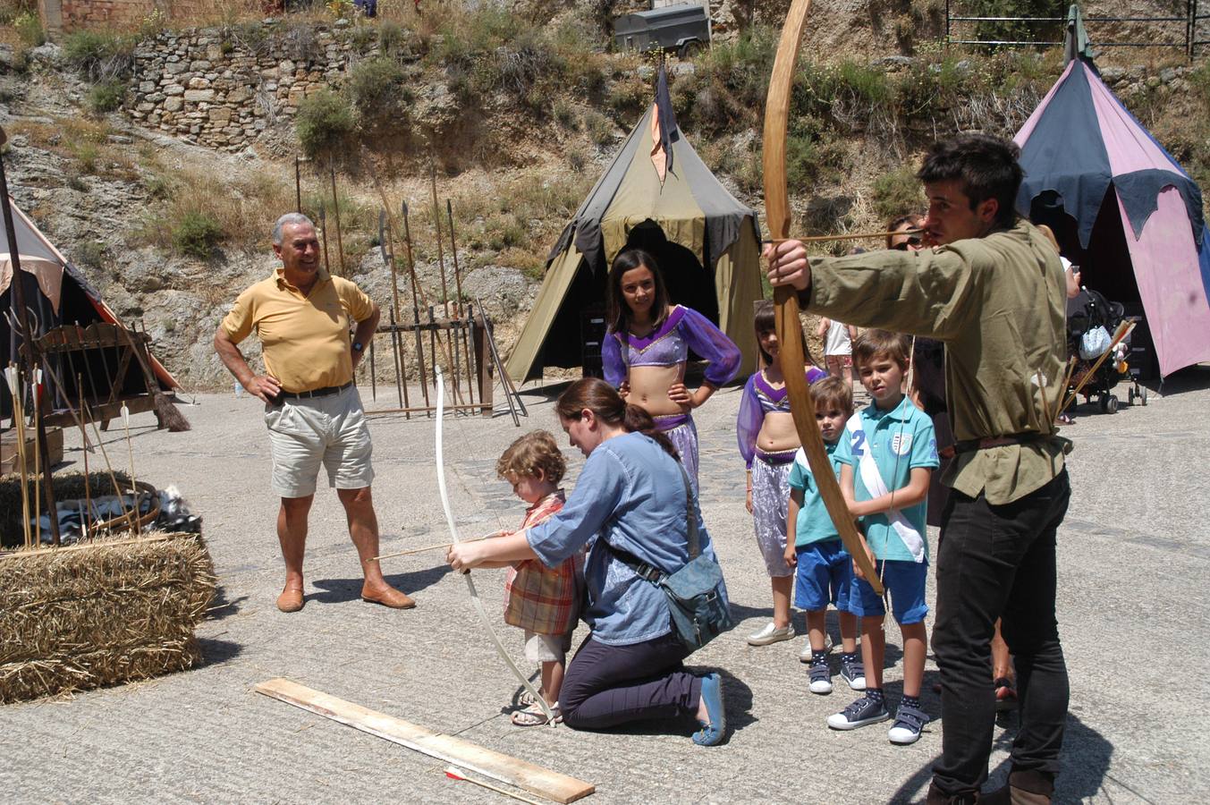 Primera jornada de la VI feria de las Tres Culturas en Cervera