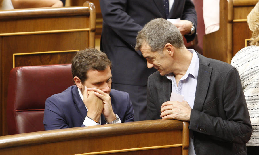 Un arranque de legislatura discreto y sin espectáculo